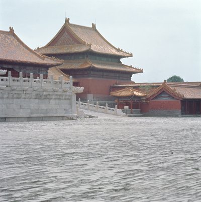 Dubbel takfotspaviljong och marmorterrass, Mingdynastin (foto) av School Chinese