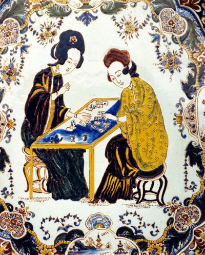 Två kvinnor som spelar dam. Kina 1700-tal.keramik. Milano av School Chinese