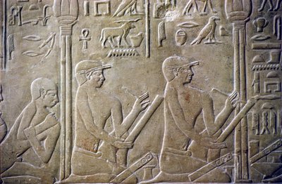 Forntida Egypten, Relief/snideri, Merereukas grav, Merereukas mastaba, 6:e dynastin, Saqqara, Byäldste tvingas erkänna sina felaktiga skattedeklarationer för tjänstemän (foto) av School Egyptian