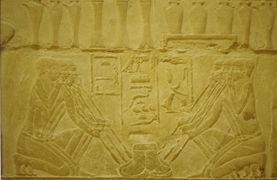Forntida Egypten, Väggristning, Juvelerare smälter guld, Merereuka Mastaba/Tomb, 6:e dyn, Saqqara, Egypten (foto) av School Egyptian