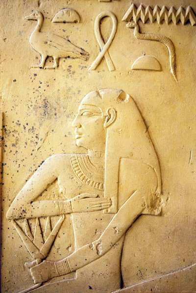 Forntida Egypten, Väggristning/-målning, Ihy-kapellet, Ihy, Saqqara (foto) av School Egyptian