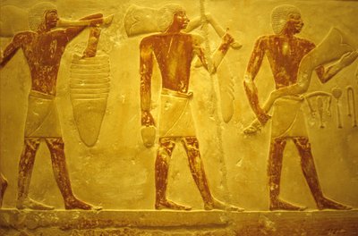 Forntida Egypten, Väggsnideri/målning, Mastaba/Tomb of Idout, Saqqara, 2323-2150 f.Kr., Bärare med offergåvor (foto) av School Egyptian