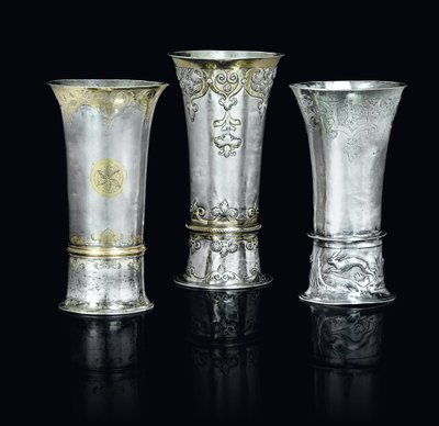 Tre bägare (paketförgyllt silver) av School Hungarian