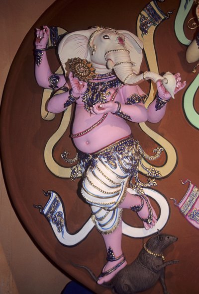 Idol av den elefanthövdade guden Ganesh (gips) av School Indian