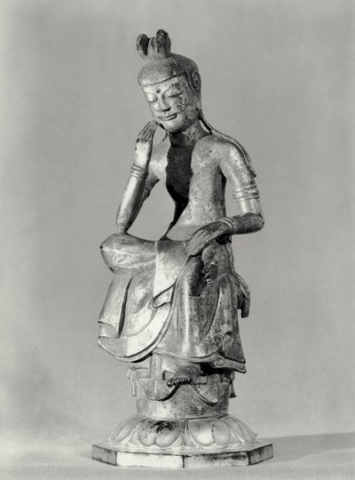 Bodhisattva sittande i en meditativ ställning, c.645-794 (förgylld brons) (s/v foto) av Japanese School