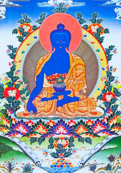 Bild som föreställer medicinen Buddha, den högsta helaren i klosterkläder med en skål innehållande medicinalväxten arura i vänster hand (gouache på tyg) av School Nepalese