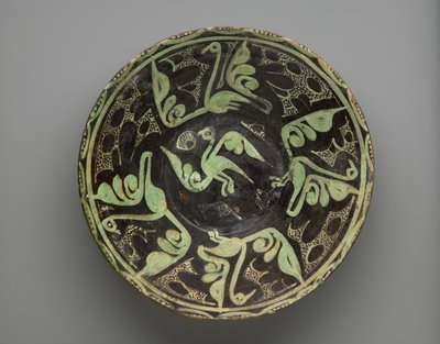 Skål, samanid, 900-1000-tal (keramik, brun-vit glasyr, transparent färglös glasyr) av School Persian