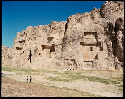 Utsikt över Necropolis och de fyra gravarna som tillhör Achaemenid kungar av School Persian
