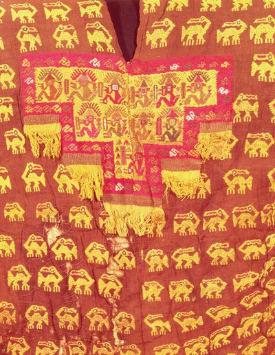 Dräkt för en adelsman från Chimu-riket (textil) av School Peruvian