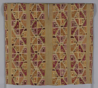 Tunika, 600-800 (bomull och ull (kamellock), enkel sammankopplande gobelängväv; hals och ärmhål avslutade med ull (kamellock) i överkastade sömmar; sömmar sammanfogade med ull (kamellock) i stoppsömmar) av School Peruvian