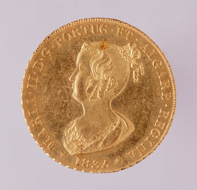 Gyllene krona av drottning Mary II av Portugal (1819-1853) 1835. Diam. 3,1 cm Neapel, arkeologiskt museum av School Portuguese
