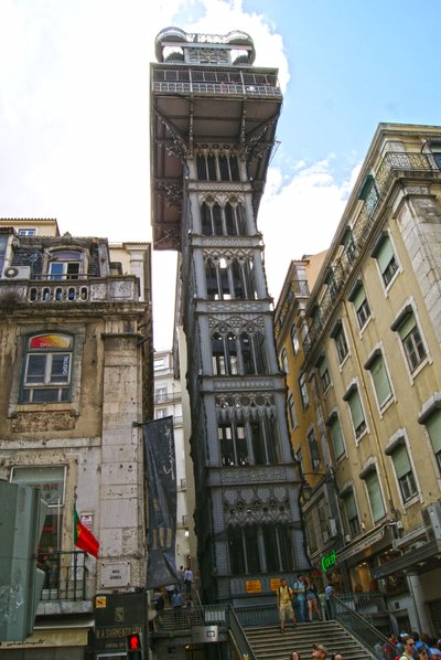 Santa Justa Lift, Lissabon, Portugal (foto) av School Portuguese