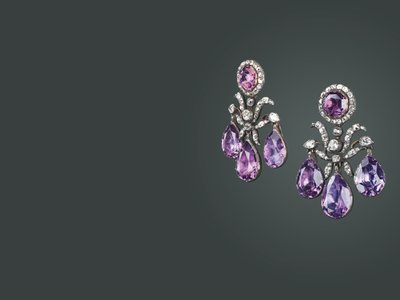 Historiskt par öronhängen, ca 1760 (ametist, diamanter, silver och guld) av School Russian