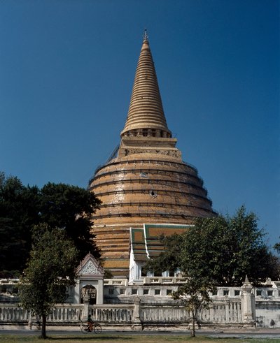 Utsikt över det buddhistiska templet av School Thai