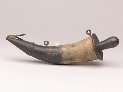 Pulverhorn av Scottish School