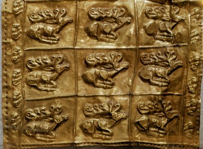 Art Scythian (Scythian civilisation eller Scythia): hölje av guldkoger pryder djur (hjort). Från Tumulus n°4 i Kelermes, Krasnodar-regionen, Kuban, Ryssland, 700-talet f.Kr. av Scythian
