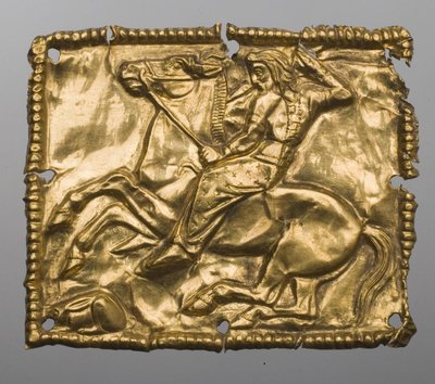 Art des steppes - skytisk konst: plakett som visar en jaktscen. Guld, storlek: 5,2x4,2, 400-talet f.Kr., State Hermitage, St. Petersburg av Scythian