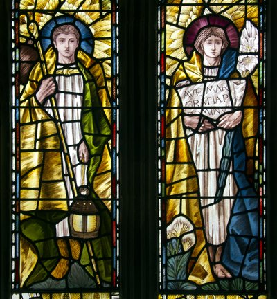 Mortehoe, St Mary, Heaton Butler & Bayne, Selwyn Image, Archangels St Raphael & St Gabriel, ca 1890 av Selwyn Image Selwyn Image