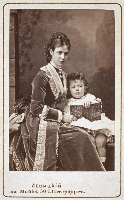 Kejsarinnan Maria Fyodorovna Dagmar av Danmark 1847-1928 med sonen Nicholas Alexandrovich av Ryssland, av Sergei Lvovich Levitsky