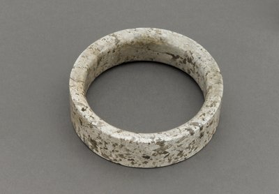 Armband (jade) av Shang Dynasty Chinese School