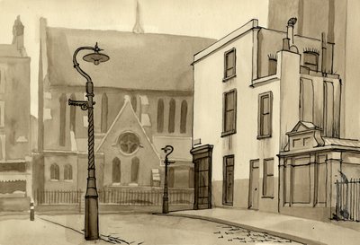 Lyktstolpe och kyrka, c1951. av Shirley Markham