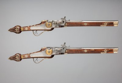 Ett par hjullåspistoler gjorda för livvakten för kurfursten av Sachsen, tyska, c1610 av Simon Helbig