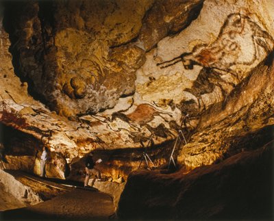 Den mytiska enhörningen från Lascaux och andra målningar från Lascaux som gjordes för över 17 000 år sedan. av Sisse Brimberg