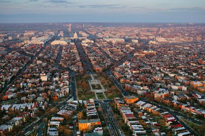 Vy över staden från väster mot Kapitolium och Washingtonmonumentet med Lincoln..., 2022 (foto) av Sisse Brimberg