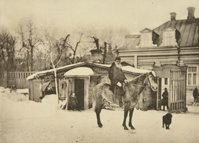 Ryske författaren Leo Tolstoj till häst, Moskva, Ryssland, 1900-talet av Sophia Andreevna Tolstaya