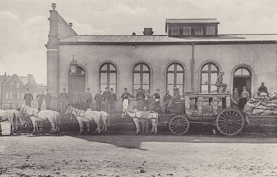 Historiska vyer, den sista tränaren med engelsk post och gamla postkontor (s/v foto) av South African Photographer