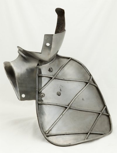 Förstärkning av Bevor med tippande mål, ca 1560 (stål) av South German School