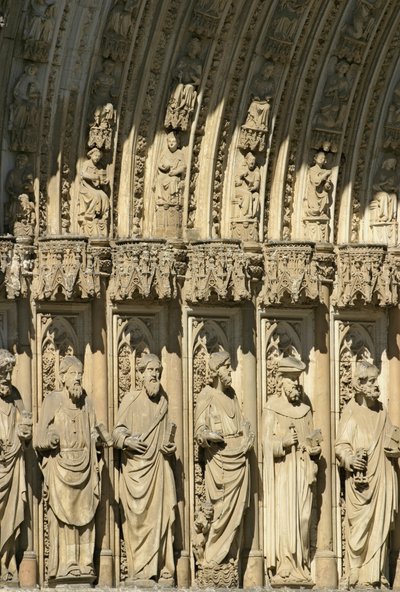 Detalj från Portal of Forgiveness (Puerta del Perdon) centrala portalen av den västra fasaden av Toledo Cathedral, påbörjad 1418 av Spanish School