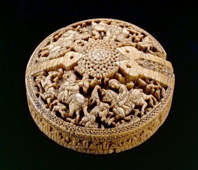 Lock på en behållare dekorerad med fyra jägare och djur, Umayyad-perioden, 998-999 AD (se även 416492) av Spanish School