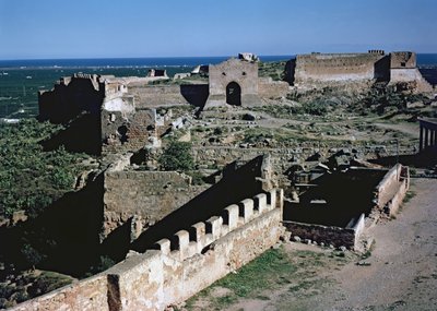 Utsikt över slottet, 800-1100-talet av Spanish School