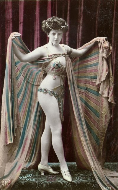 Vykort som visar en orientalisk dansare (färgat foto) av Stanislaus Walery