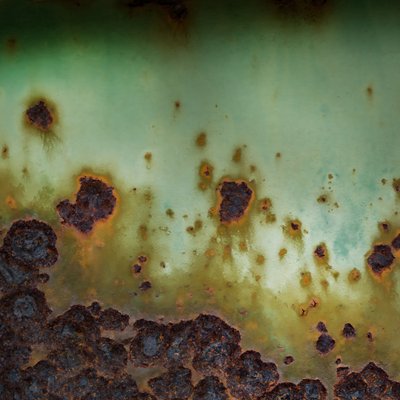 Väderbitet grönt metallpatina av Studio Meikle