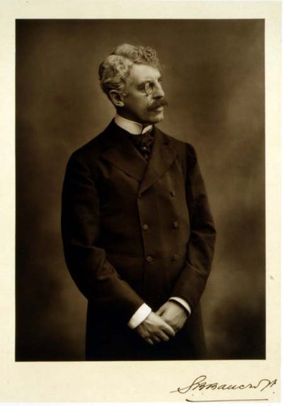 Sir Squire Bancroft (1841-1926), skådespelare och teaterchef, porträttfotografi (s/v foto) av Studio Walery