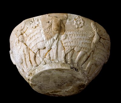 Sumerisk konst: kalksten huggen från beliers reliefer. 3000 f.Kr. Dim 9 x diam 22 cm Bagdad, National Iraq Museum av Sumerian Sumerian