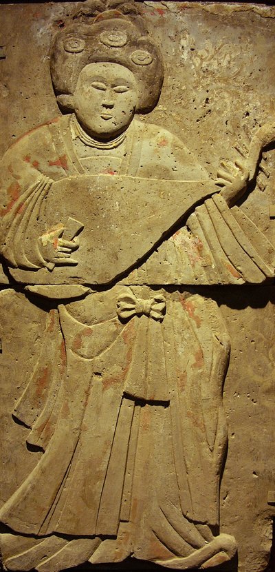Terrakottastele med musiker, Tangdynastin (618-907), upptäckt i Shaanxi-provinsen, Steles Forest Museum i Xian. Fotografi, Leonard de Selva, Kina, 2006. av Tang Dynasty Chinese School