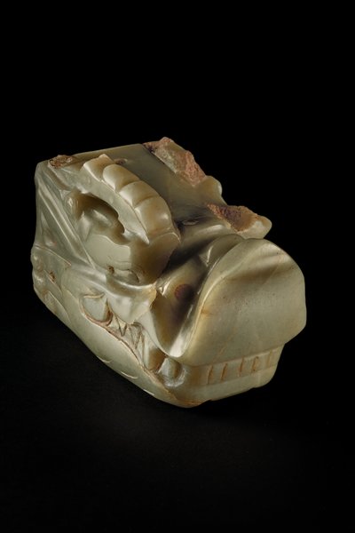 Junkunc Jade Dragon Head (jade) av Tang Dynasty Chinese School