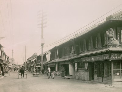 En shoppinggata i Motomachi-distriktet i Kobe, cirka 1900 - 1915 (fotografi) av Teijiro Takagi