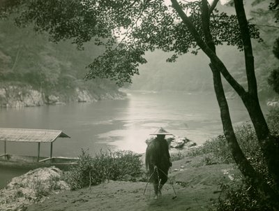 Fiskare vid Hozu-floden, Arashiyama-distriktet, Kyoto ca 1900 - 1915 (fotografi) av Teijiro Takagi