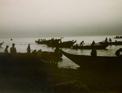 Japansk fiskare till havs, ca 1900 - 1915 (fotografi) av Teijiro Takagi