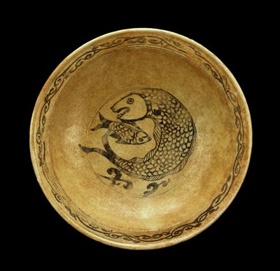 Stengodsfat med fiskmotiv, Sukhothai-period (stengods) av Thai School