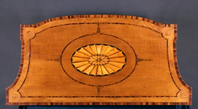 En av ett par George III-kommoder (harved & kingwood) av Thomas Chippendale