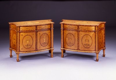 Par George III kommoder (harewood & kingwood) av Thomas Chippendale