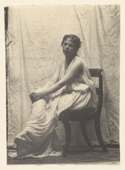 Weda Cook i klassisk dräkt i Eakins ateljé på Chestnut Street av Thomas Eakins