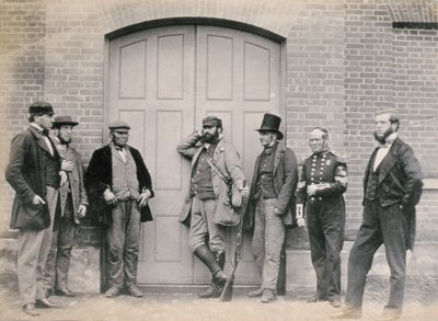 Personal vid Holkham Hall, Norfolk, ca 1863 (albumintryck) av Thomas Harcourt Powell
