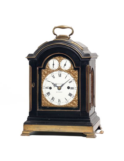 George III slående bordsklocka, ca 1770 (trä, glas och metall) (se även 491922) av Thomas Wagstaff or Wagstaffe