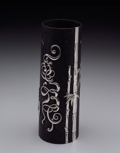 Vas, ca 1877-85 (järn & silver) av Tiffany and Company